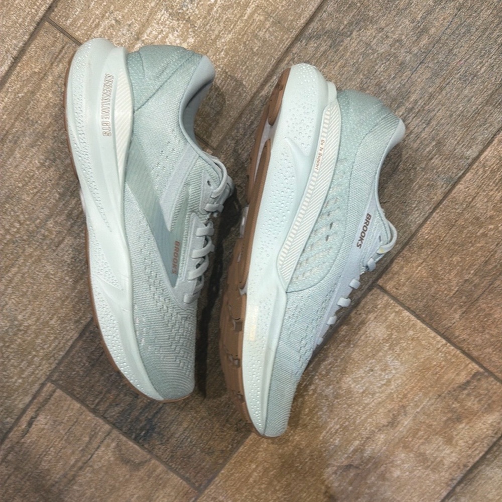 Brooks Adrenaline Sage Green Women's Running Shoes. 9.5 EUC - Picture 6 of 8